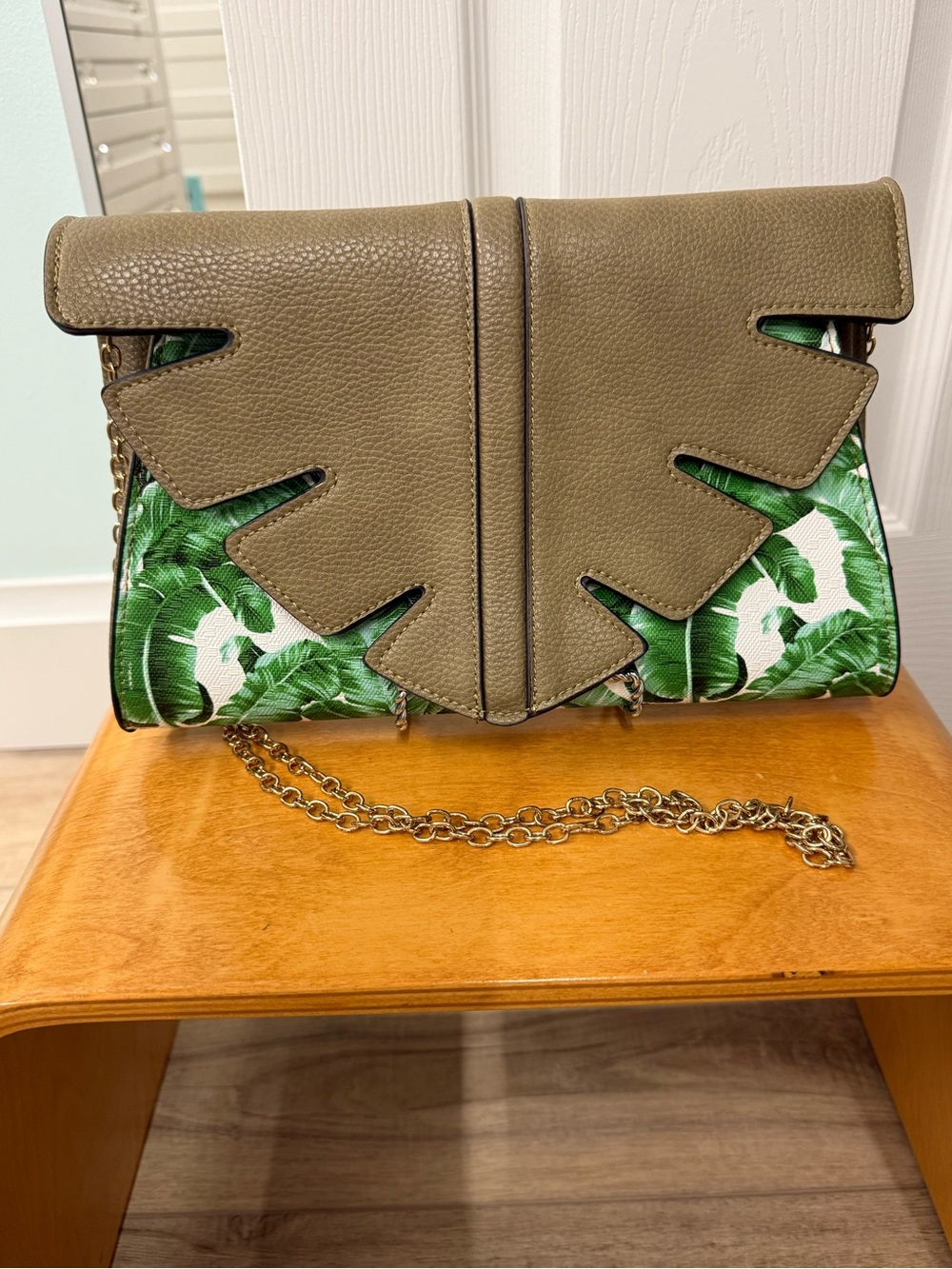Olive Green Leaf-Accent Chain Crossbody Bag